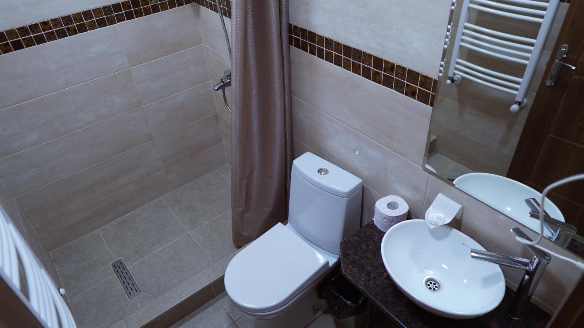 Archil And Nino Gigauri Guest House Kazbegi Dış mekan fotoğraf